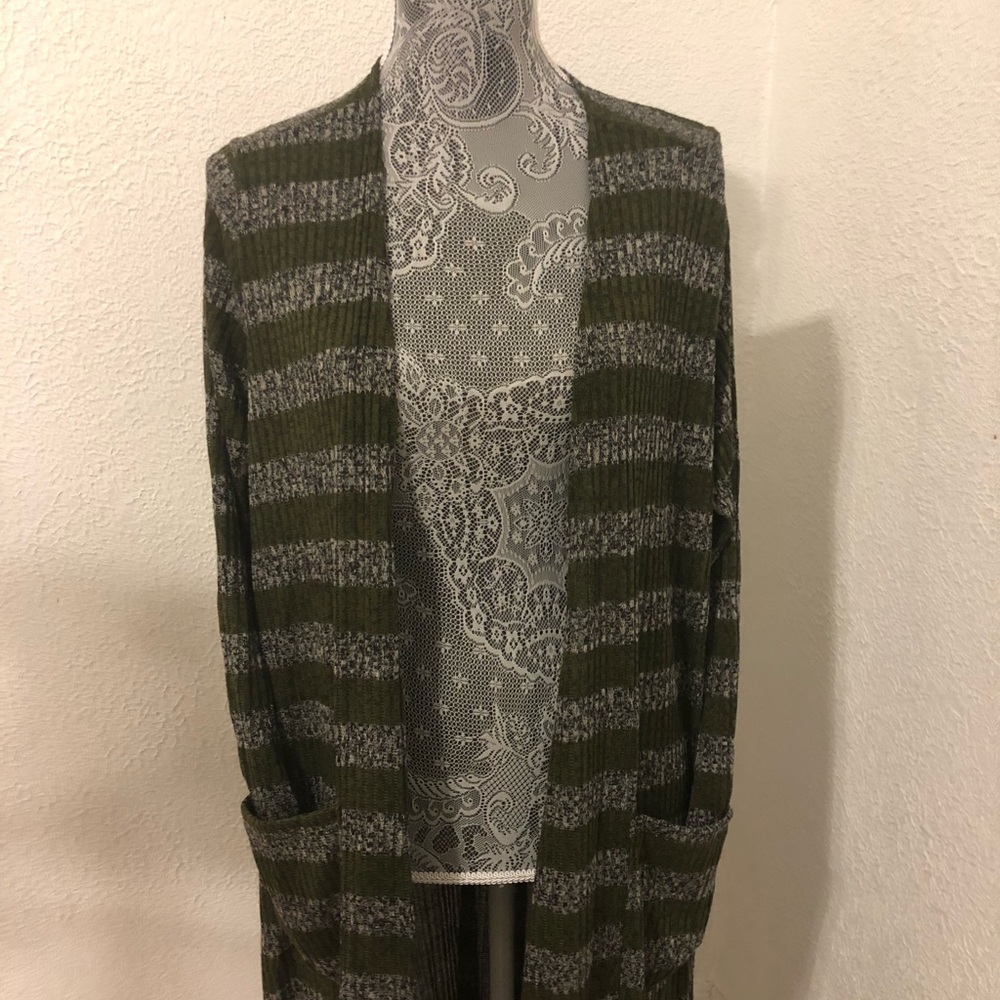 Lularoe L Light Weight Sarah Green and Grey